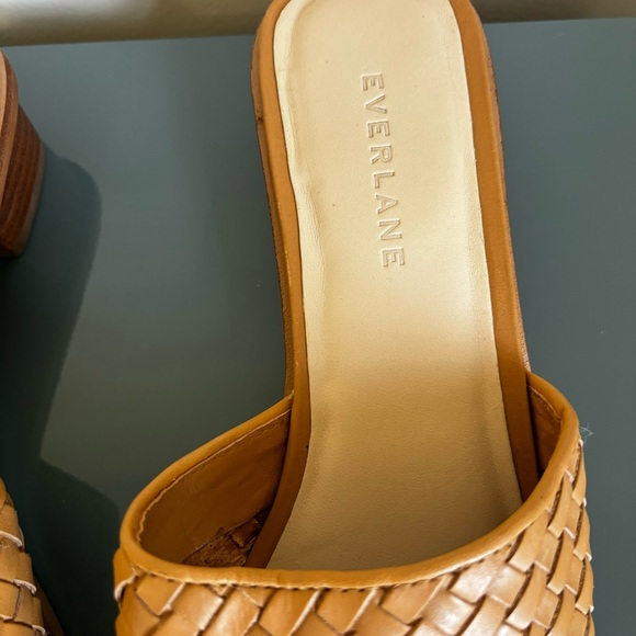Everlane Block Heel Slides Tan Leather Woven 6.5.  Almost like new. Well made. - Picture 3 of 16